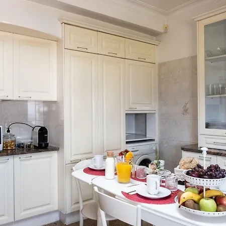 Window To The Sea アパート