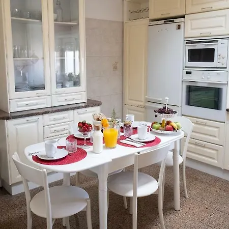 Window To The Sea アパート