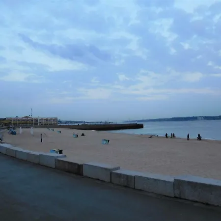 Window To The Sea アパート オエイラス