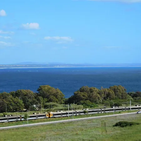 Window To The Sea Apartman *