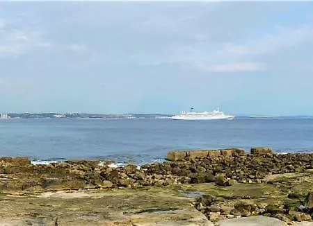 Window To The Sea アパート