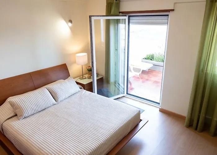 Window To The Sea Apartman *