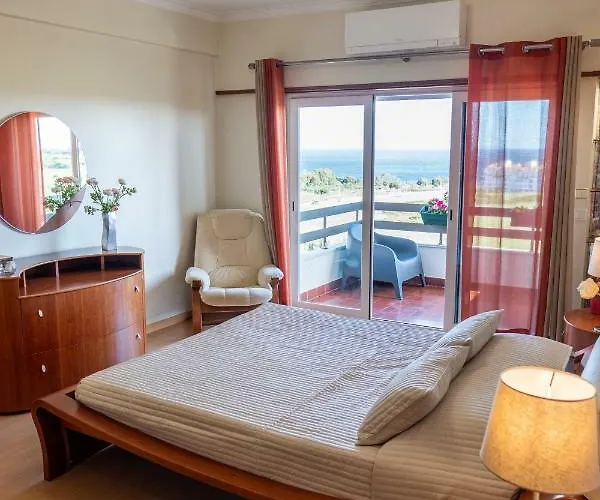 Window To The Sea Apartman *